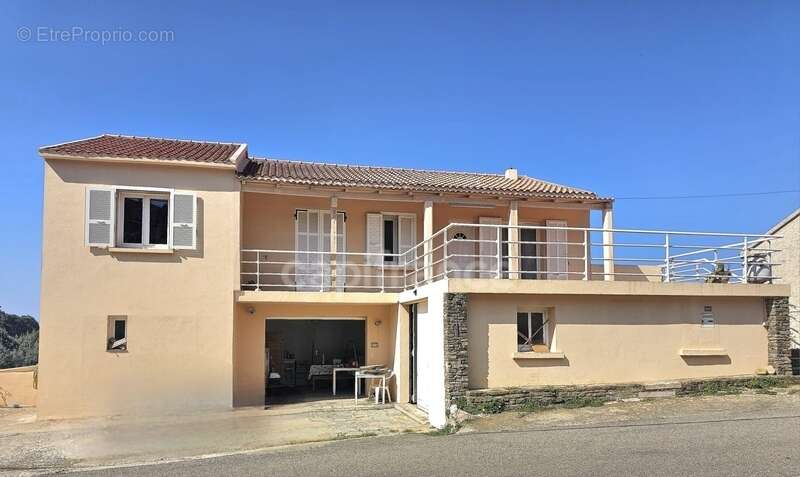 Maison familiale de 226 m2 divisée en 4 habitations indépendantes, vue mer, terrain 2000 m2, garage et terrasses à MORSIGLIA (HA - photo 5