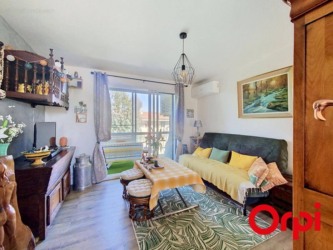 Appartement à SIX-FOURS-LES-PLAGES