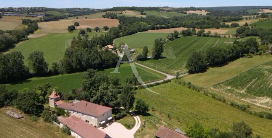 Maison à PUYLAROQUE