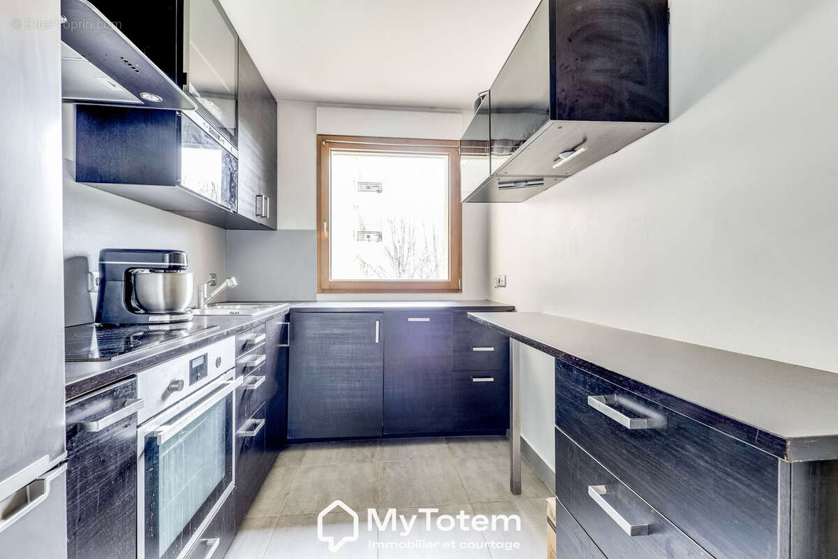 Appartement à LEVALLOIS-PERRET