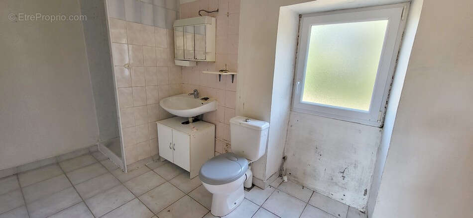 Maison en pierre à rénover sur 4,8 hectares - photo 7