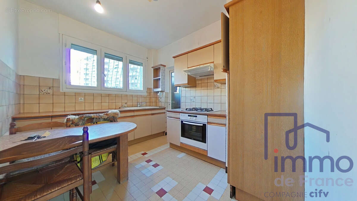 Appartement à SAINT-ETIENNE