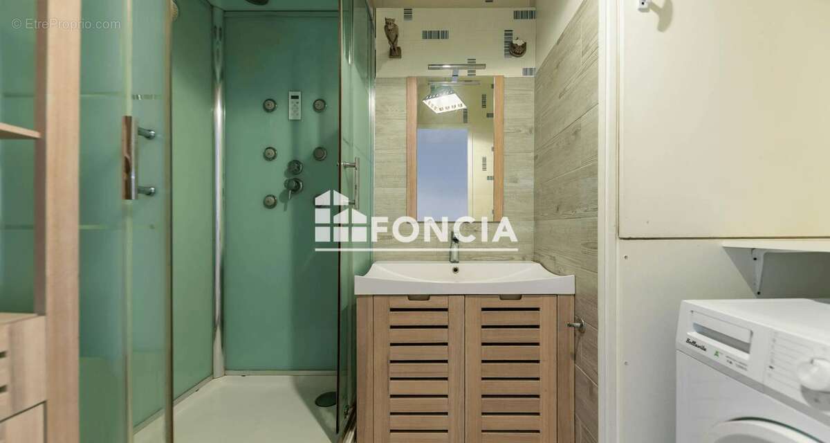 Exclusivite foncia -tres beau trois pieces entierement renove - parking interieur - balcon - photo 8