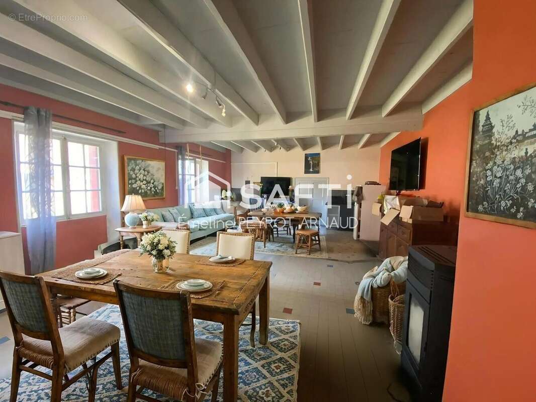 Photo 3 - Maison à COLOMBIER-LE-JEUNE