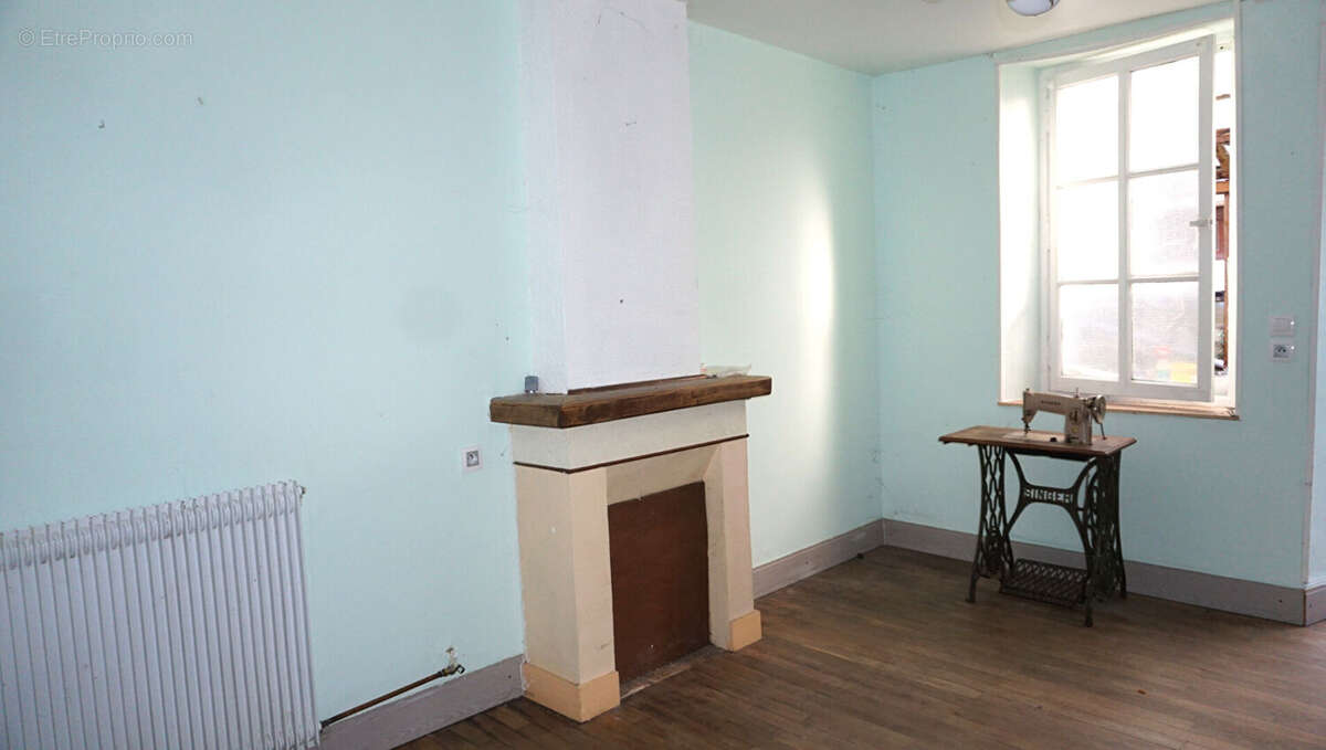 Maison à SAINT-FLOVIER