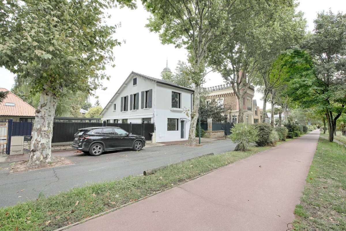 Maison à SAINT-MAUR-DES-FOSSES