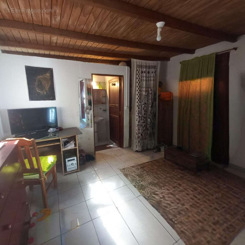 Maison à PETIT-BOURG