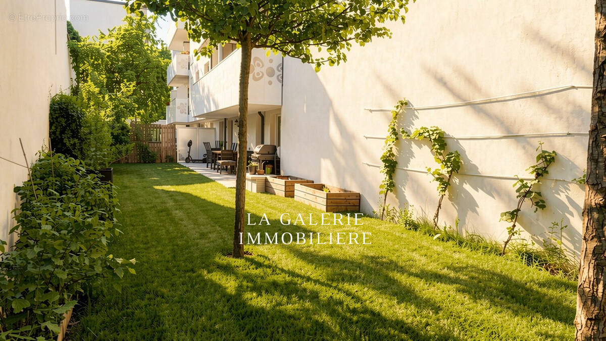 Appartement à LA GARENNE-COLOMBES
