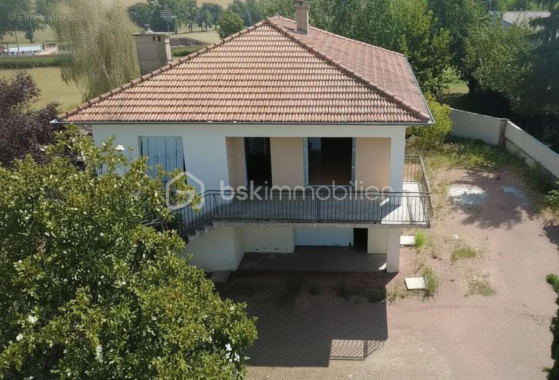 Noailly (42640) – Maison sur sous-sol avec vue dégagée et beau potentiel ! - photo 13