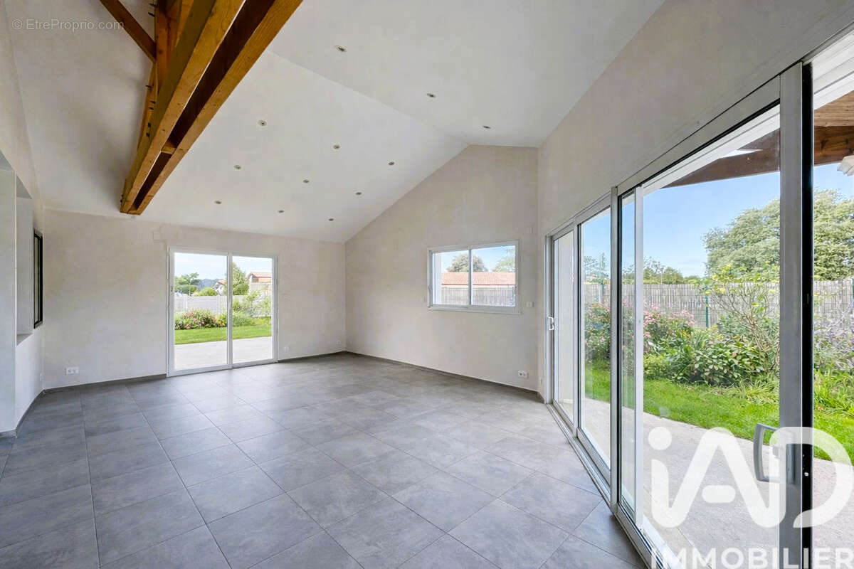 Photo 3 - Maison à AVRILLE