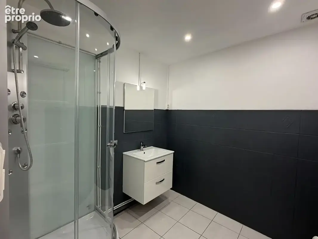 Immeuble Neris Les Bains 11 pièce(s) 246.8 m2 - photo 13
