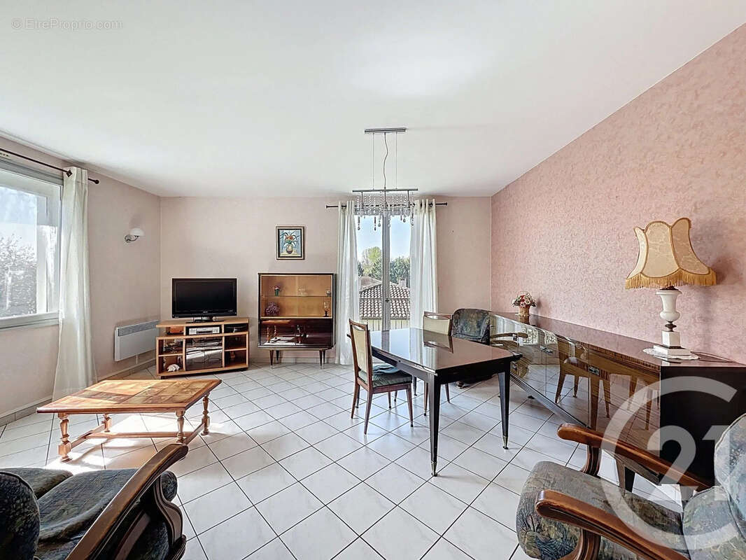 Maison à PREIGNAN