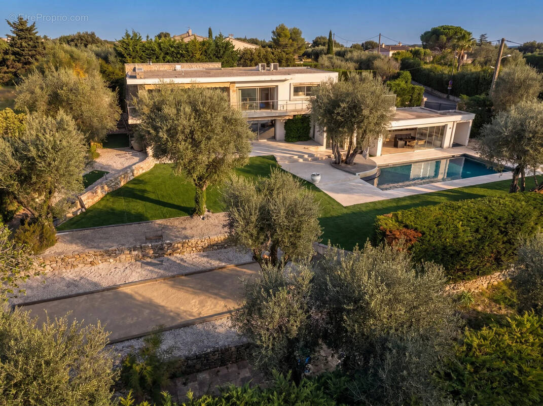 Maison à VALBONNE