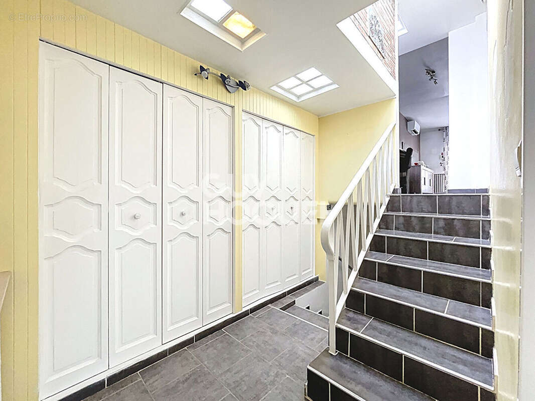 Maison à L'HAY-LES-ROSES