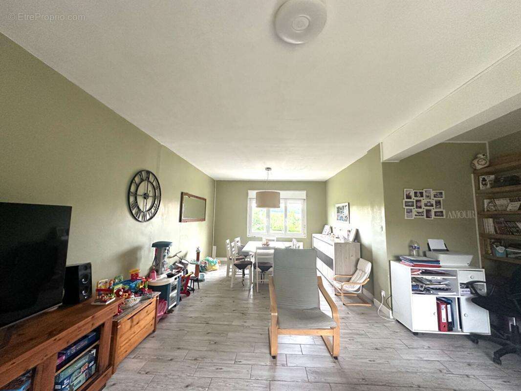 Maison à VICQ-SUR-NAHON