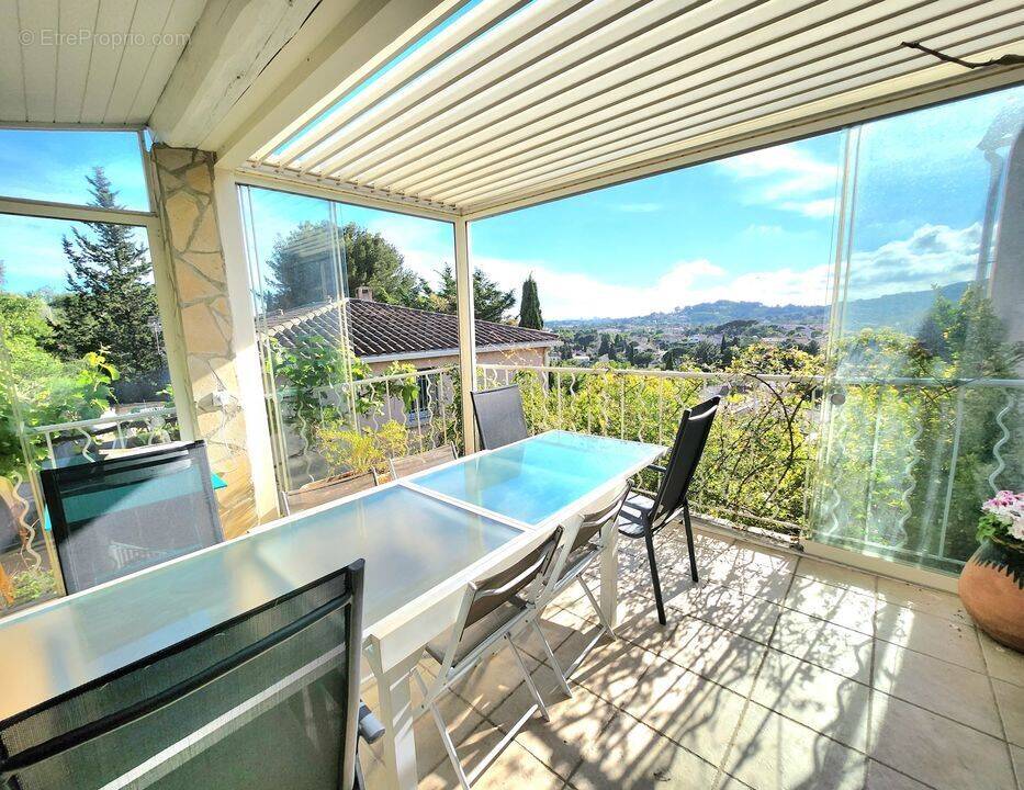  CHATEAU GOMBERT / MAISON D'HOTES 242 M² HABITABLE / - Maison à MARSEILLE-13E