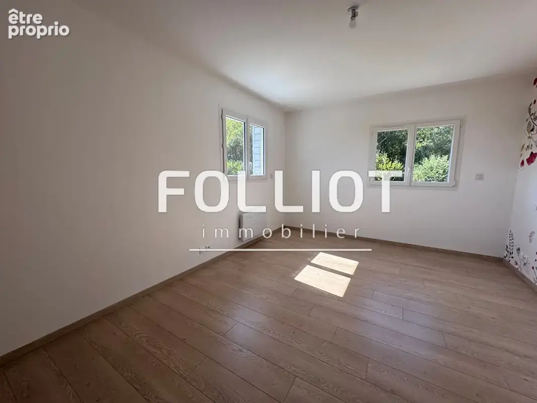 Entre mer & terre, maison spacieuse à vendre à Gratot avec vie de plain pied - Un véritable havre de paix ! - photo 11