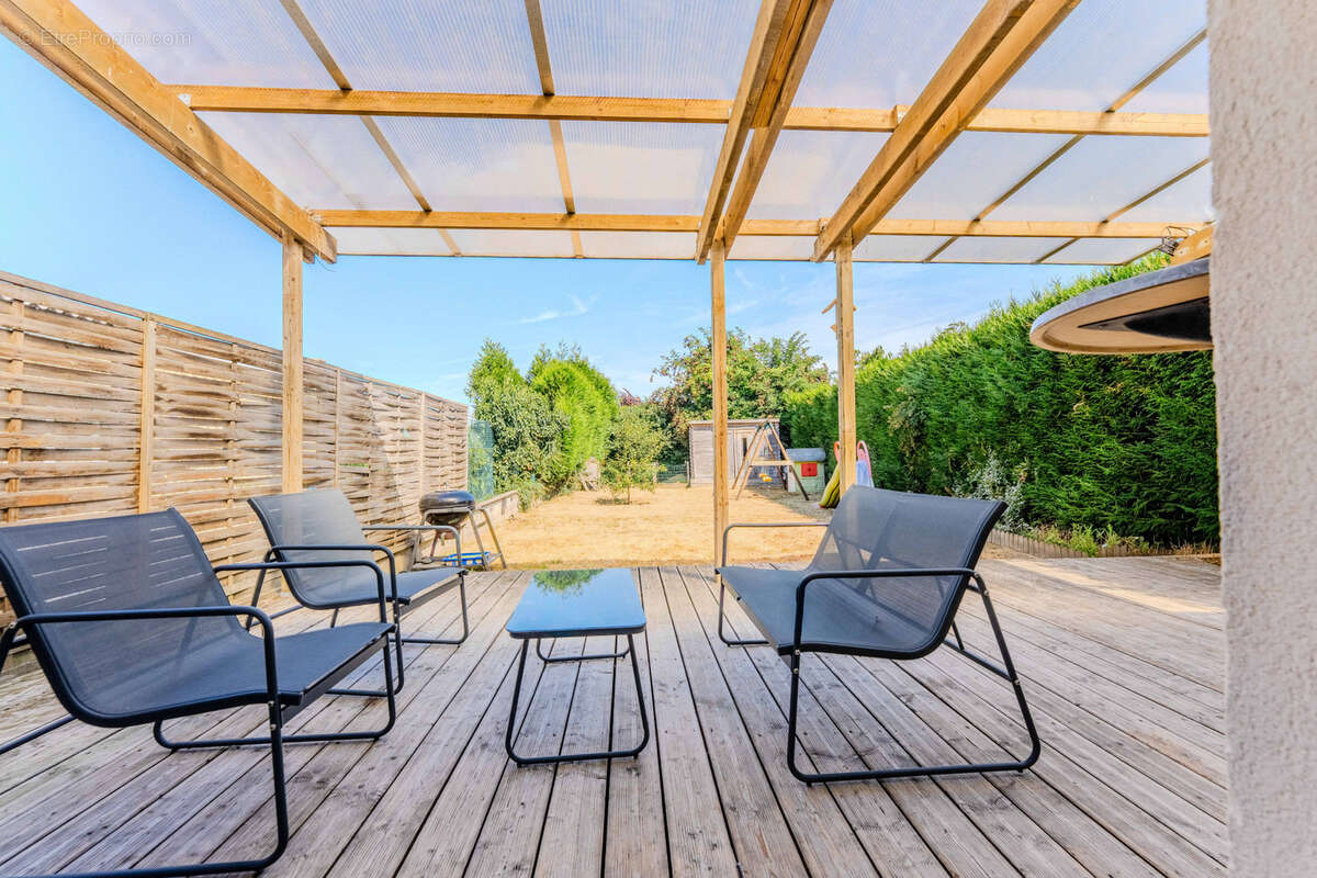 Plain pied familial avec grande piece de vie de 70m2 ! - photo 10