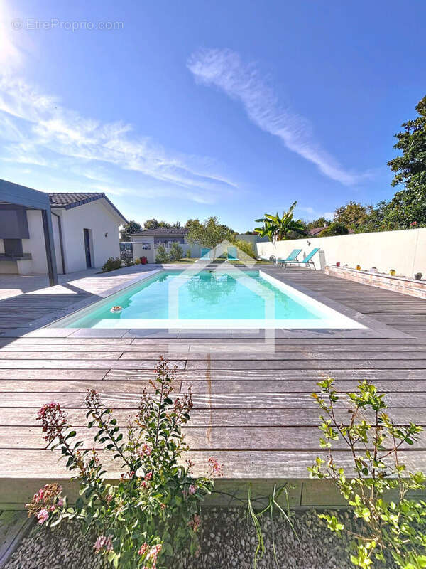 Maison à LE PIAN-MEDOC