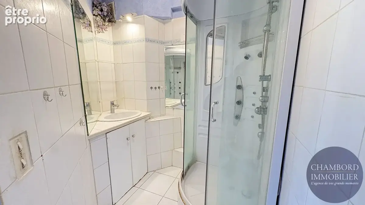 Appartement t2 avec parking - proche centre-ville de blois - photo 4