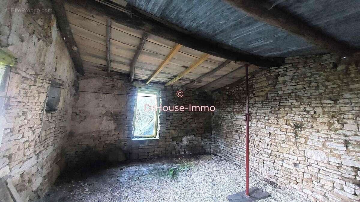 Maison à SAINT-HILAIRE-DE-VILLEFRANCHE