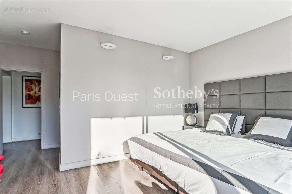 Appartement à NEUILLY-SUR-SEINE