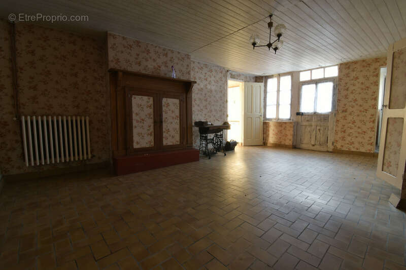 Maison à SAINT-FRAIMBAULT