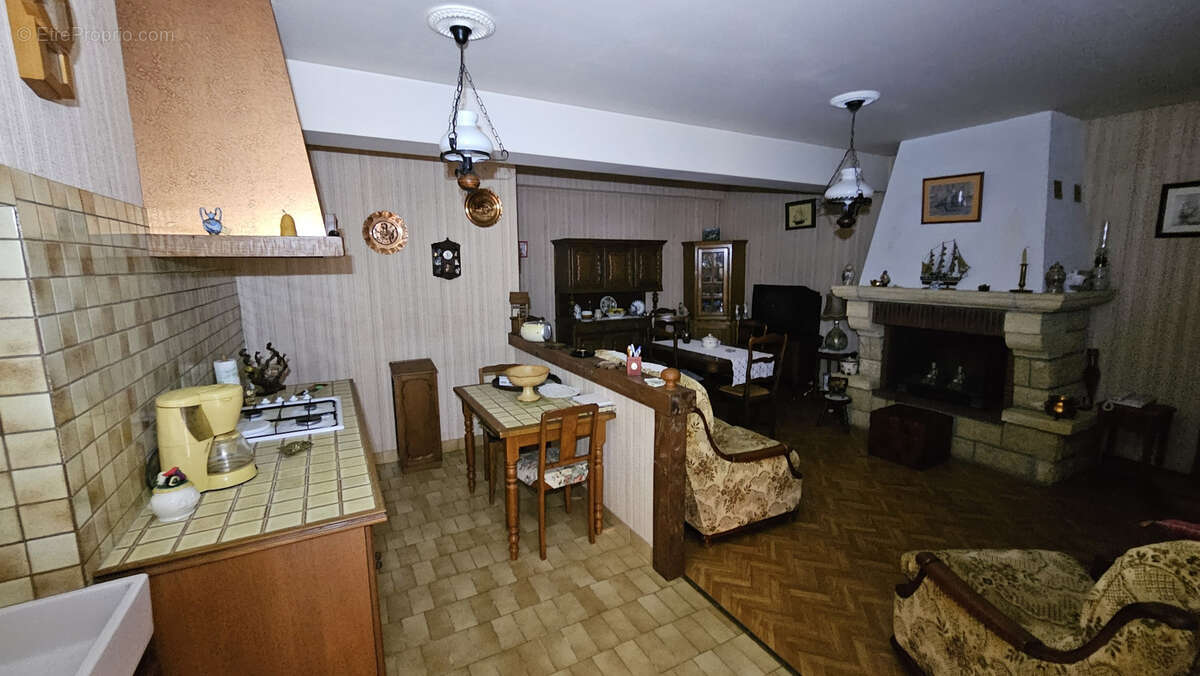 Maison à SAINT-MARCEL