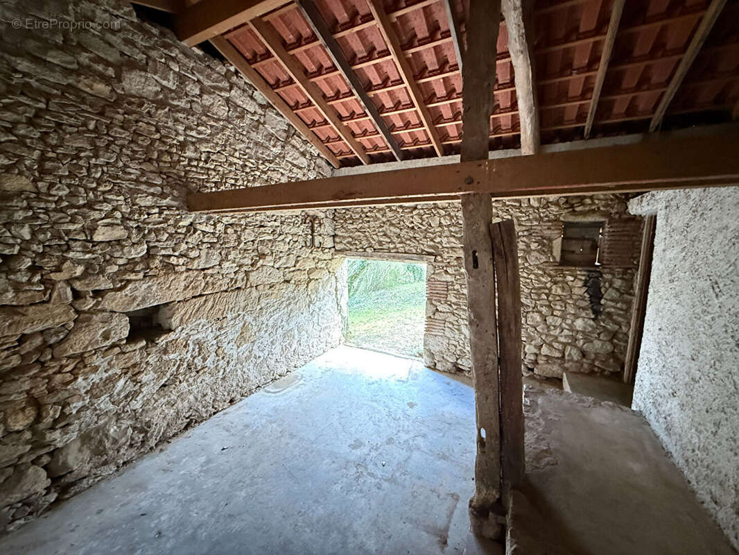 Maison en pierre à rénover - photo 17