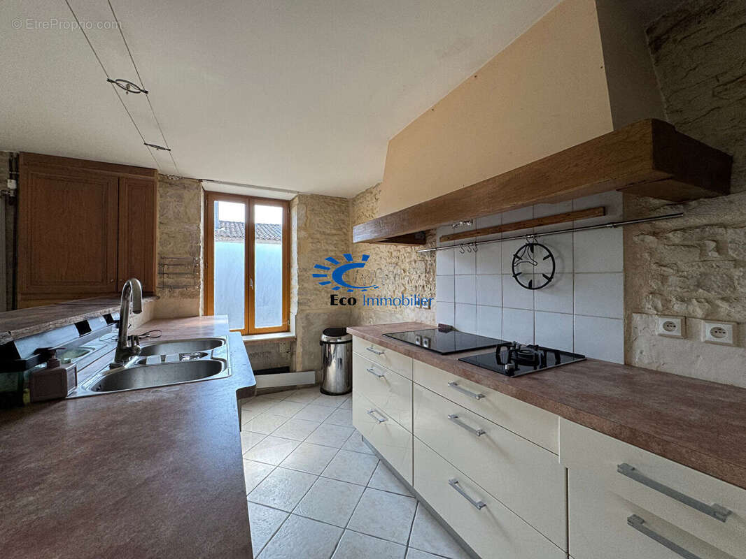 Maison à NUAILLE-D&#039;AUNIS