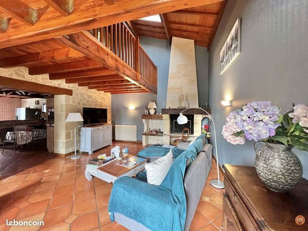 Maison à LUSSAC