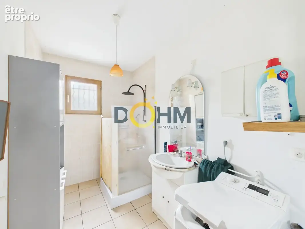 Maison de plain-pied  avec terrain attenant . - photo 13