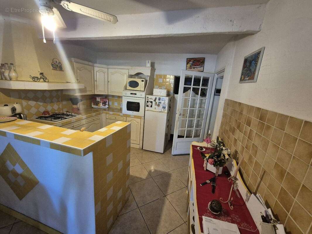Maison T5 de 134 m² avec dependances et jardin de 739 m² - photo 11