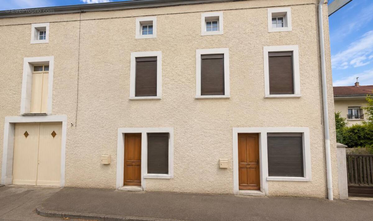 Maison à TREVERAY