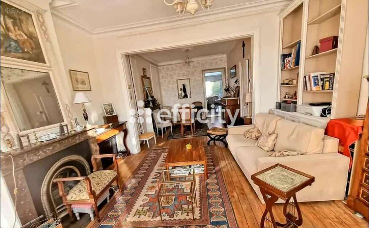 Maison à SAINT-MARTIN-BOULOGNE