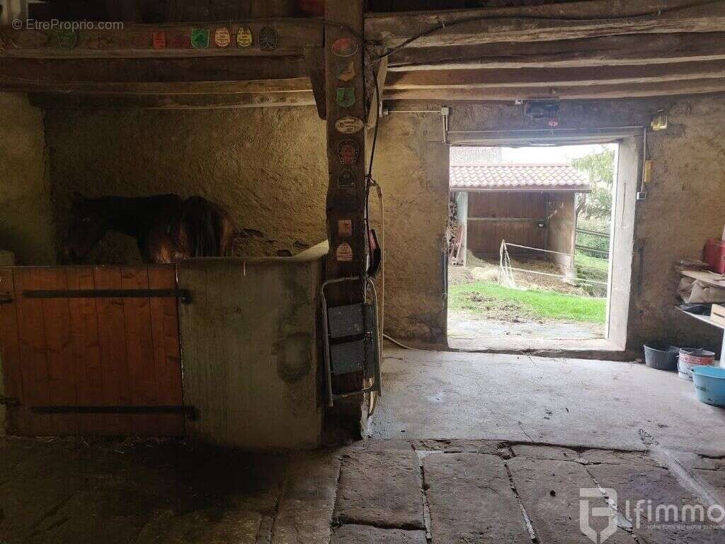 Maison à CHARMOIS-L'ORGUEILLEUX
