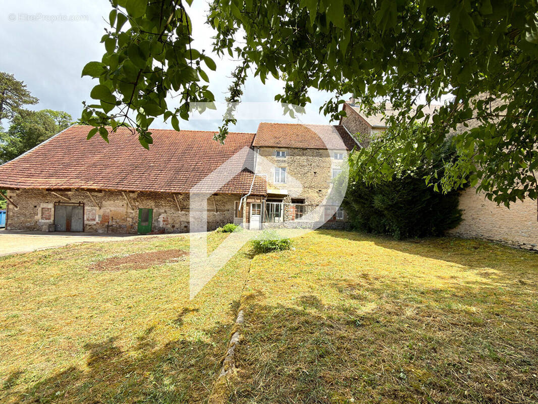 Maison à ROCHETAILLEE