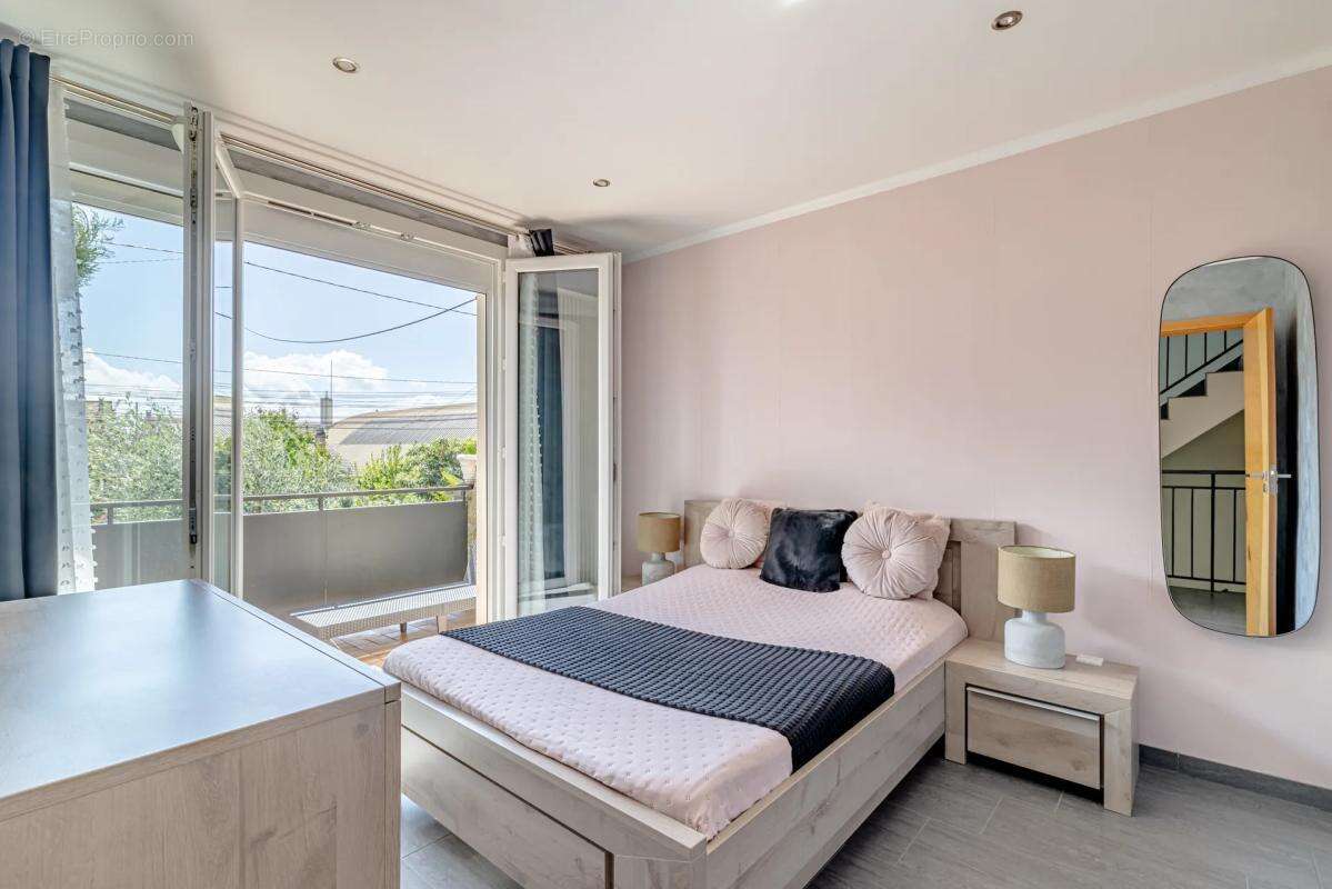 Maison à PARAY-VIEILLE-POSTE