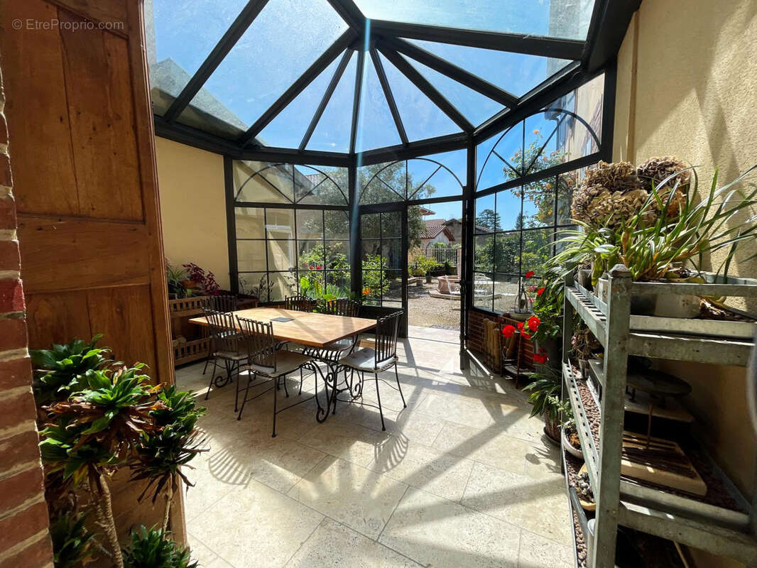 Ensemble immobilier avec Maison de maître, gîte, maison de gardien, piscine et jacuzzi - photo 5
