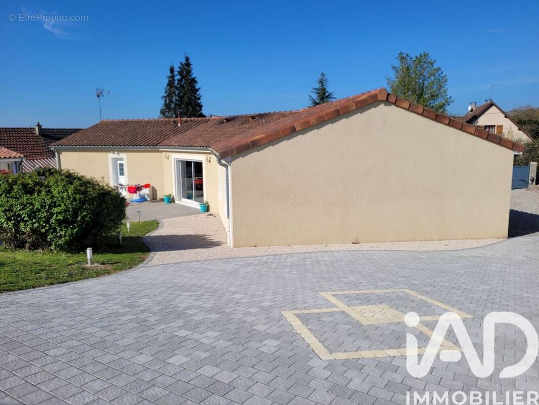 Photo 1 - Maison à GUEUGNON