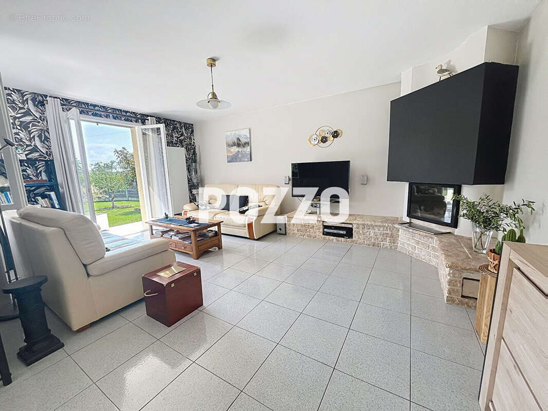 Maison à SAINT-PAIR-SUR-MER