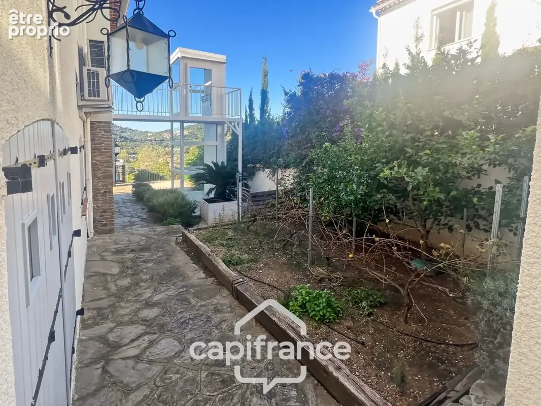 Maison à vendre 8 pièces HYERES (83)- Vue mer panoramique Exceptionnel - Double garage - Ascenseur - photo 45