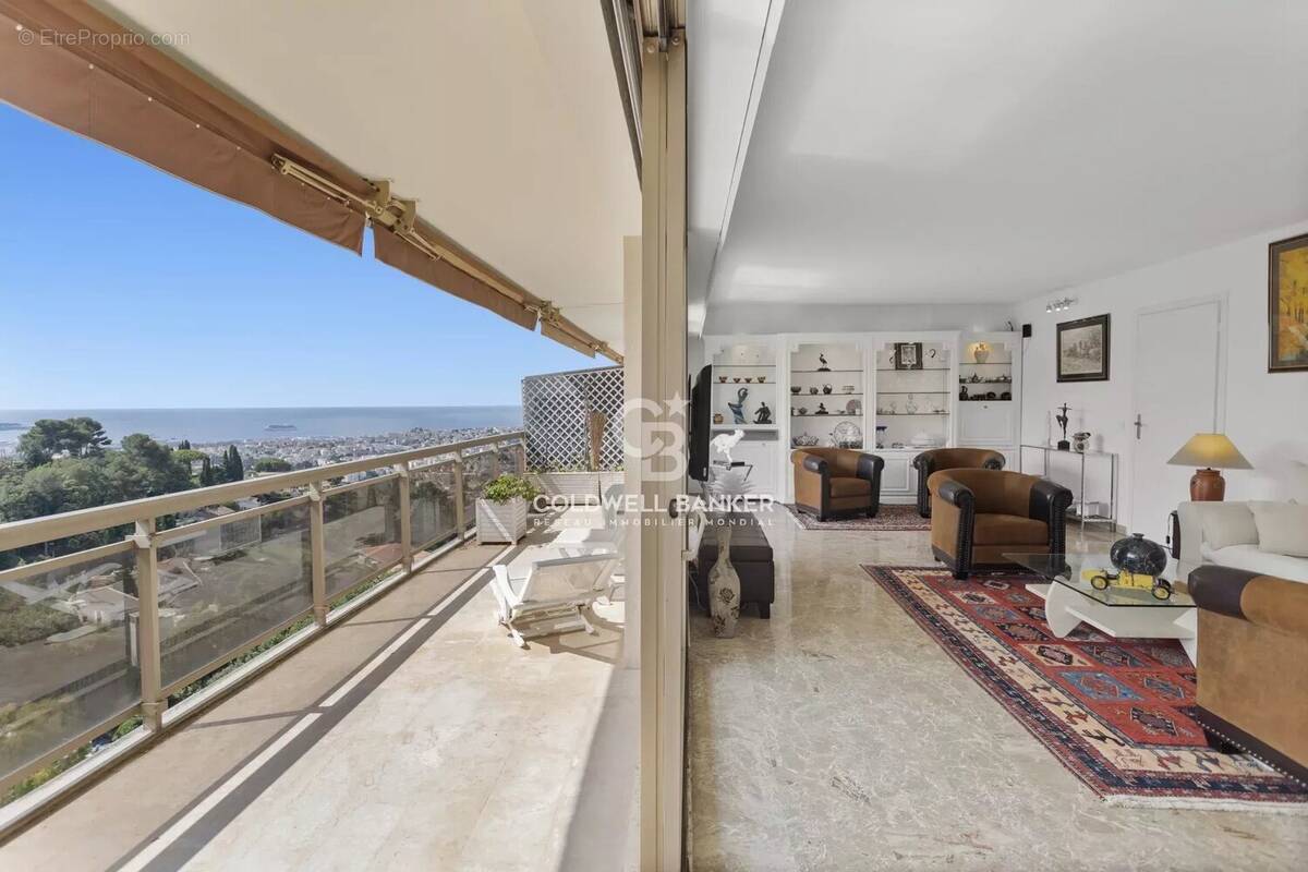 Appartement à LE CANNET