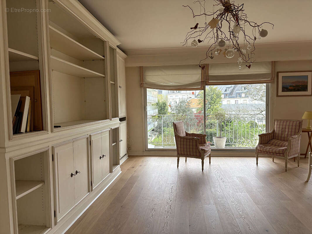 Bel appartement T5 de 142 m² avec balcon sur jardin orienté Sud Ouest - photo 3