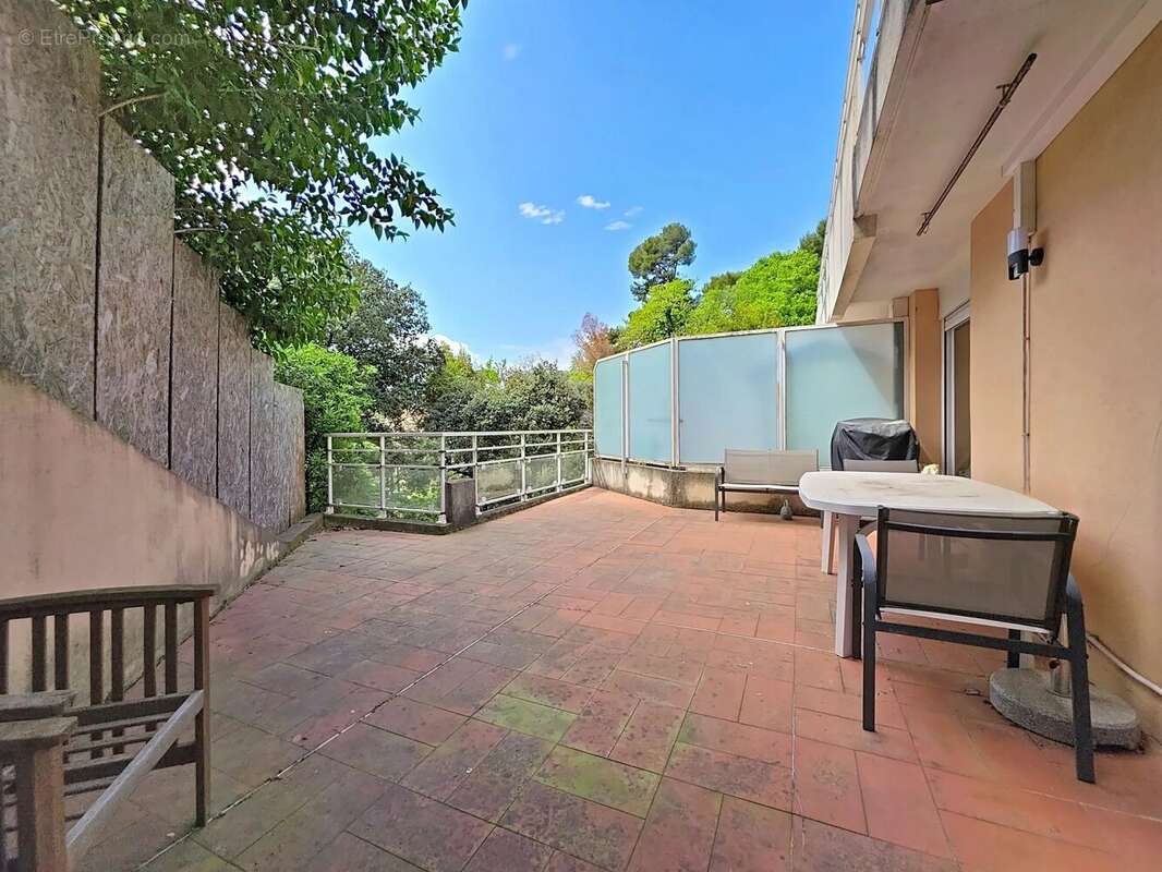 Appartement à LE CANNET