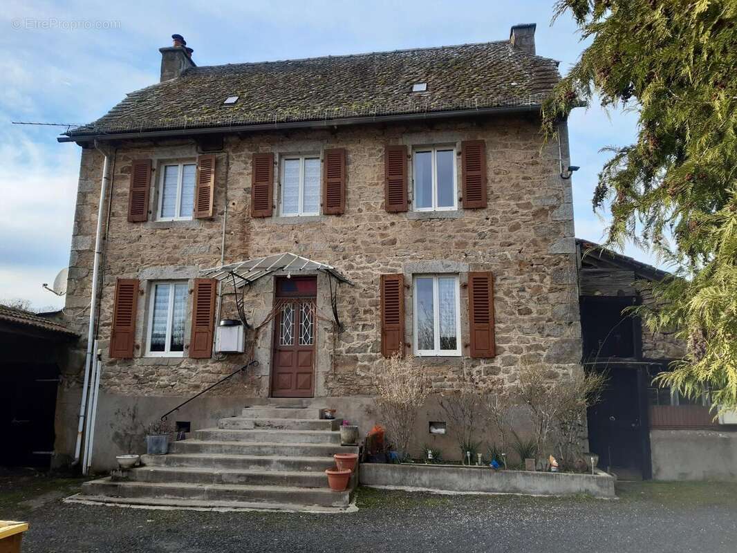 Maison 120 m² à Ladinhac  - photo 2