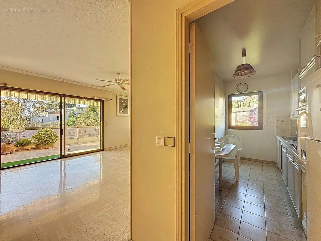 Appartement à LE CANNET