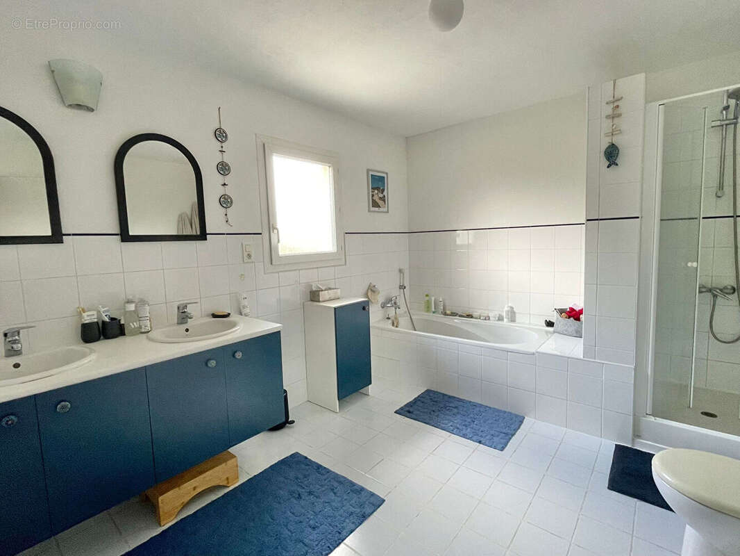 Maison à LES EPARRES