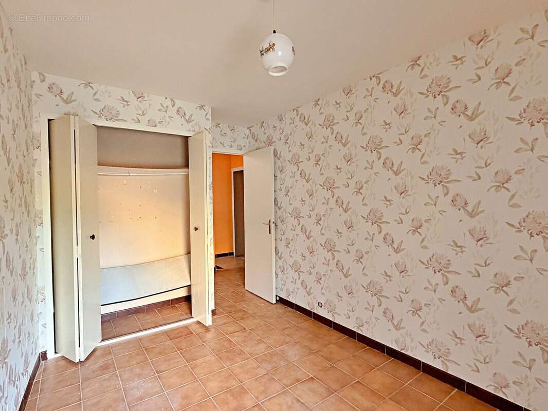 Chambre 2 - Maison à MONTELIER