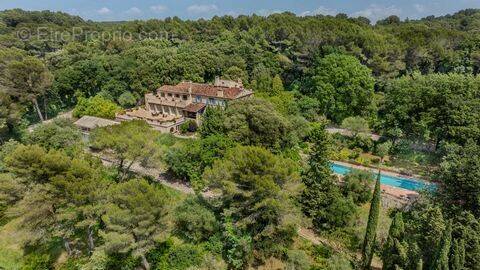 Maison à MOUGINS
